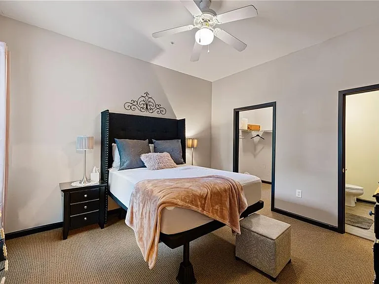 5300 Peachtree Rd #501 — Photo 20