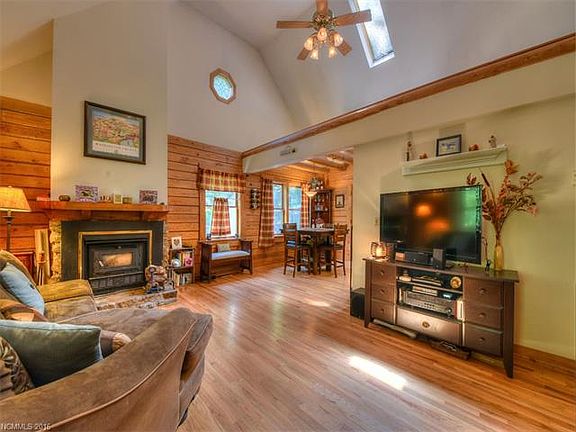 5th image of 240 Hunt Estates Dr