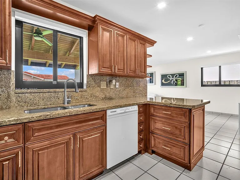 1417 SW 139th Ave — Photo 9