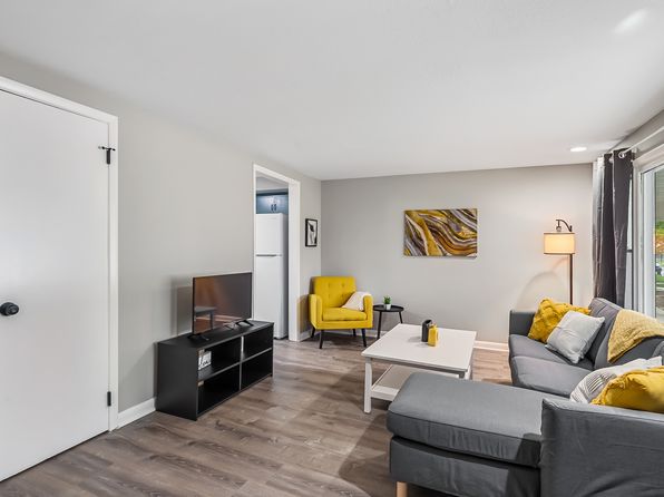 322-324 W Rensselaer St