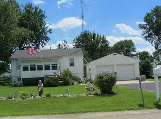 100 Birdland Dr, Waterloo, IA 50707