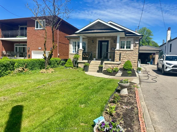 226 Falstaff Ave #Basement, Toronto, ON M6L 2G1