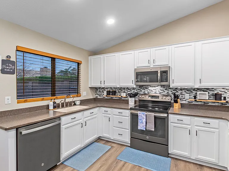 6361 E Regina St — Photo 12