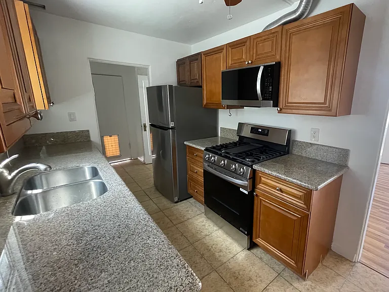 5025 Lotus St #5025 — Photo 11