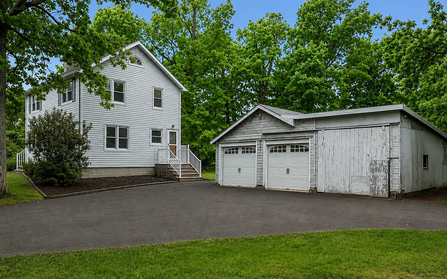 3 bed, 1370 sqft, $3,000 — Photo 1