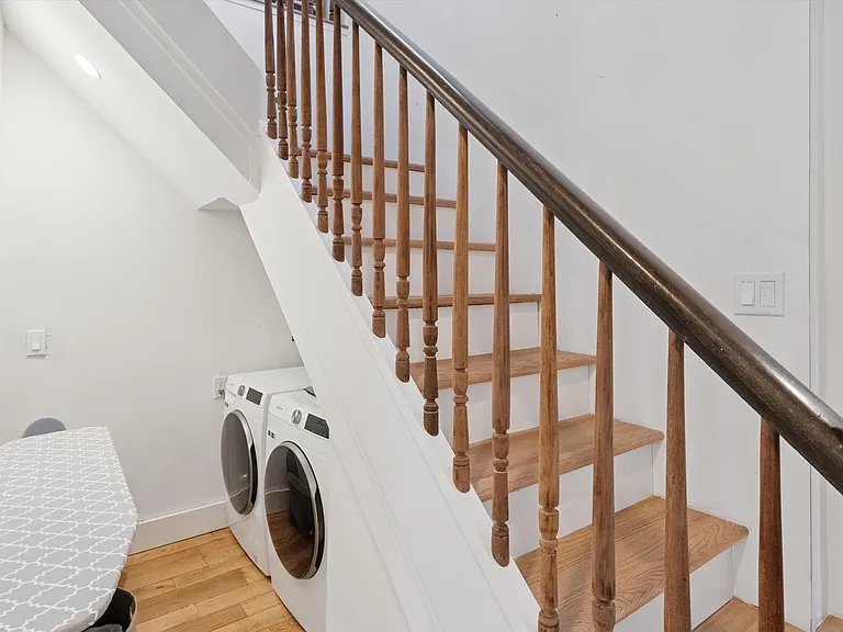 649 Hill St — Photo 24