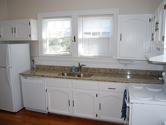 3rd image of 411 Washington Ave #House