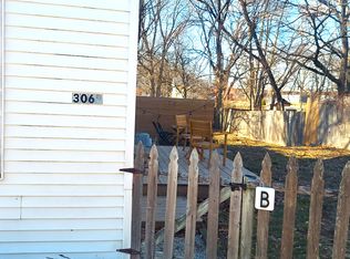 306 W Maple St APT B, Champaign, IL 61820