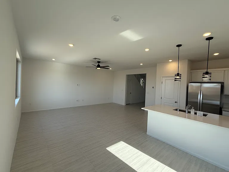 W Quail Ave — Photo 15