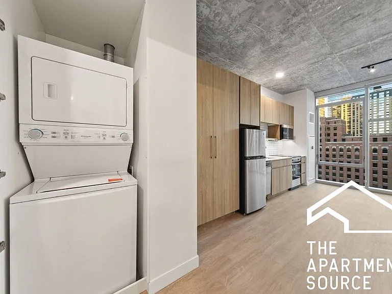 808 Wells Studio #STUDIO — Photo 19