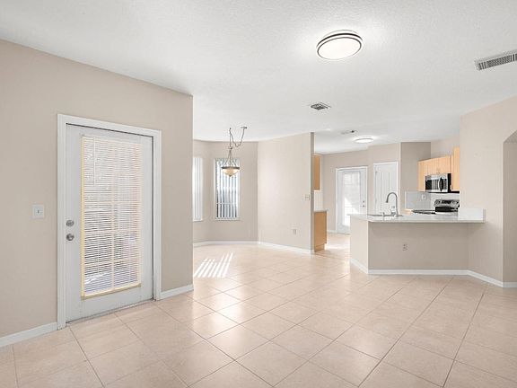 4th image of 112 SW Peacock Blvd #7202