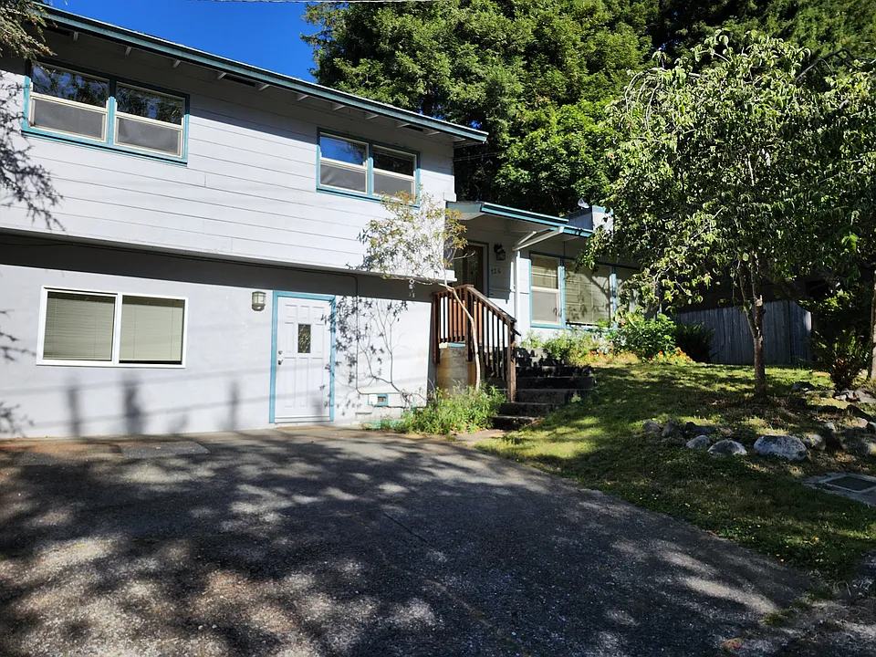 726 Dorothy Ct