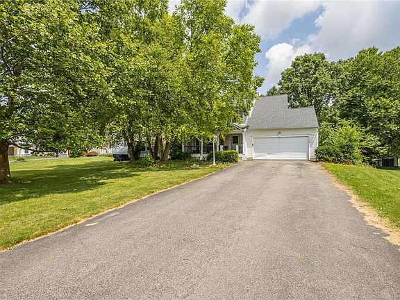 2nd image of 1124 Belmont Dr