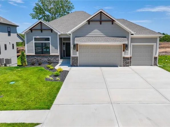 10511 N Liberty St, Kansas City, MO 64155
