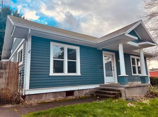 1834 SE Ash St, Portland, OR 97214