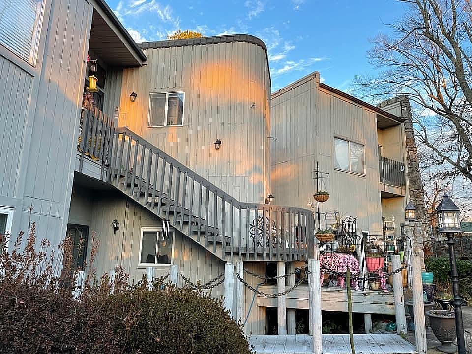 1st image of 402 Oakwood Ave APT 203
