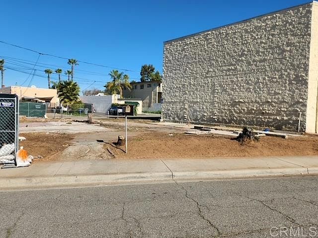 1st image of 542 W 2nd Ave
