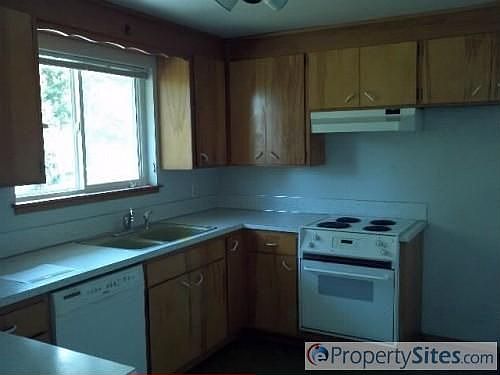 2nd image of 3137 N Bennett St