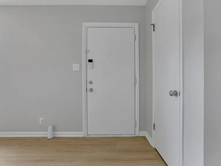 307 S Wheatland Ave — Photo 3
