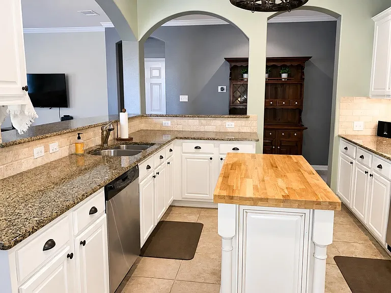 705 Rolling Brook Ln — Photo 6