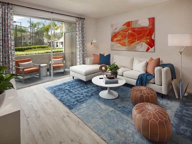 Aliso Town Center Apartment Homes — Photo 10