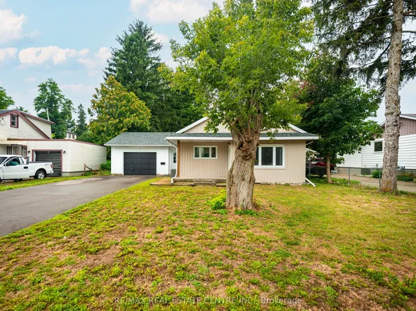 23 3rd St, Orangeville, ON L9W 2B2