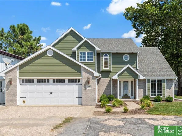 2125 Mid Lake Dr, Plattsmouth, NE 68455