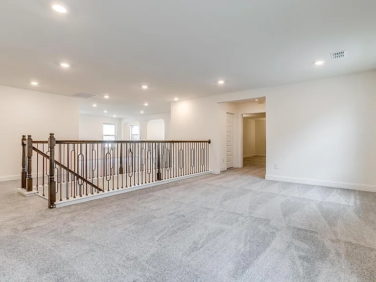 9836 Derbyshire Dr — Photo 83