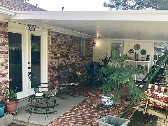 3rd image of 206 Everette Dr