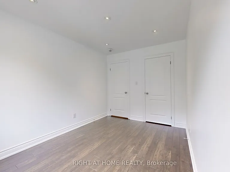 31 Lady Evelyn Cres — Photo 39