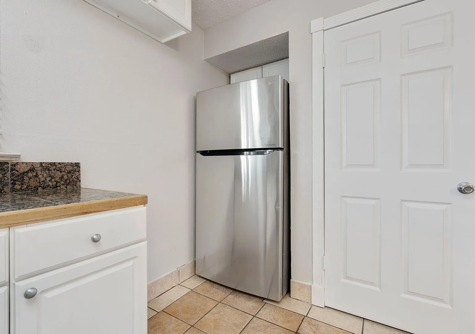 1207 W Wall Street — Photo 4