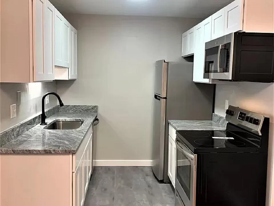Breckenridge Apartments