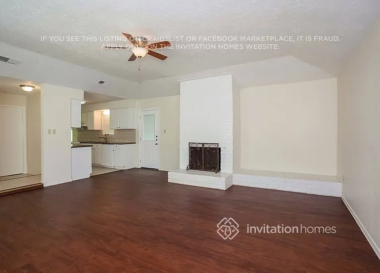 16223 Barcelona Dr — Photo 3