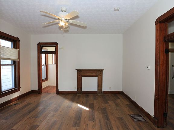 3rd image of 401 Lincoln St