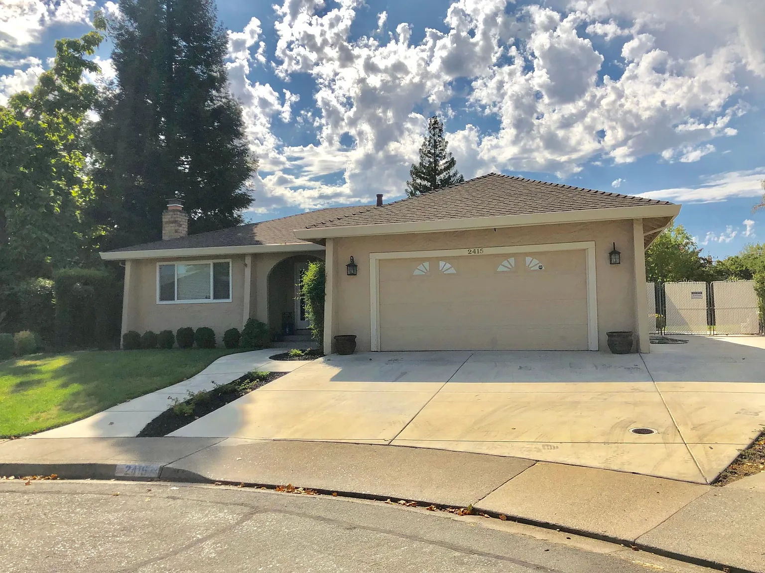 2415 Doheny Ct photo 1