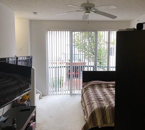 4th image of 2107 SE 10th Ave #820