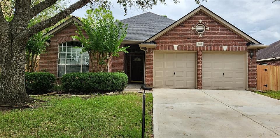 1st image of 907 Presley Way