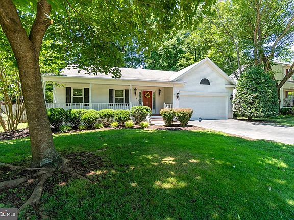 4th image of 52 Berkshire Dr