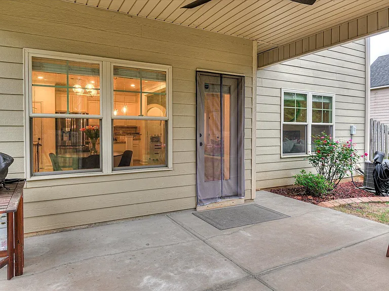 259 Wentworth Pl — Photo 41