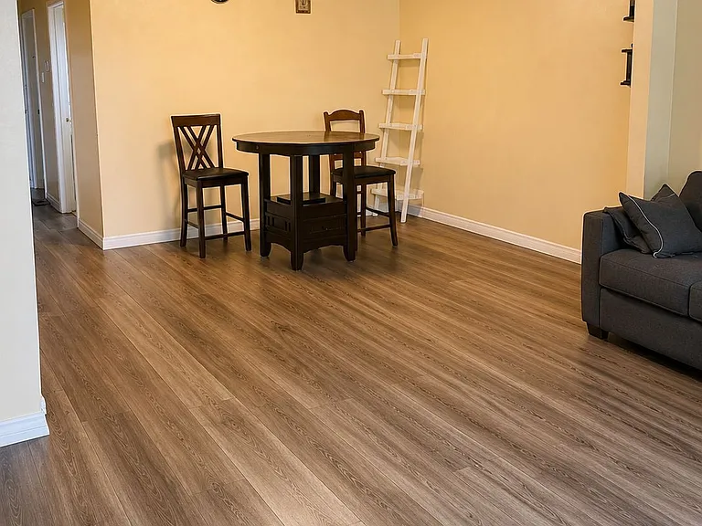 46 Autumn Blvd — Photo 3