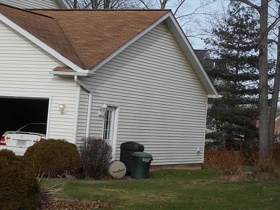 3rd image of 2119 Demi Dr