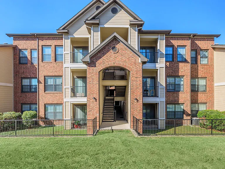 Spring Oaks Apartments — Photo 32
