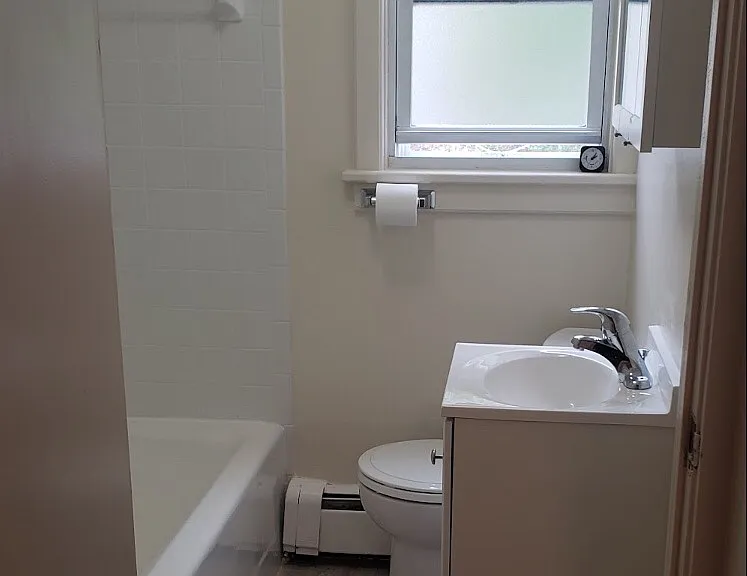 25 Rose Park Ave #2 — Photo 3