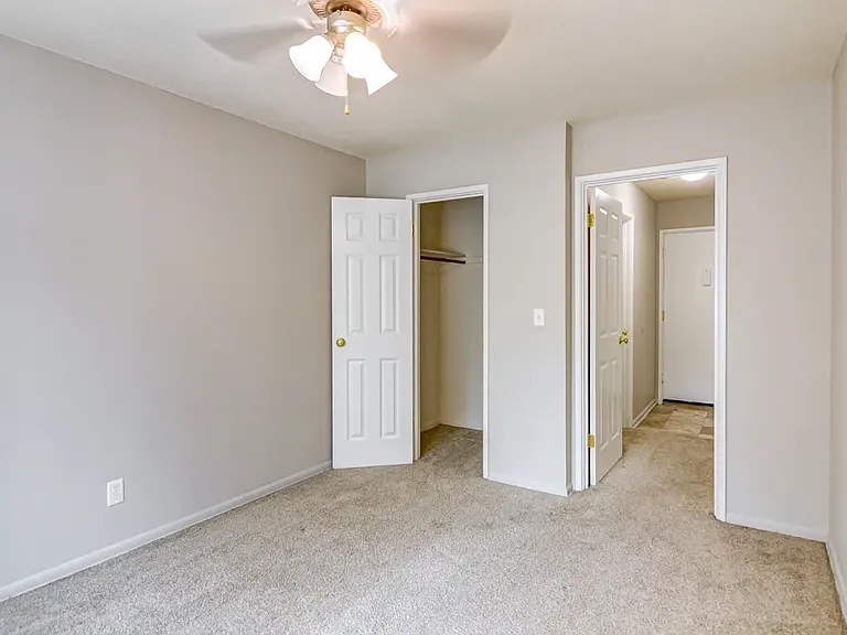 Pine Tree Park Apartments — Photo 9
