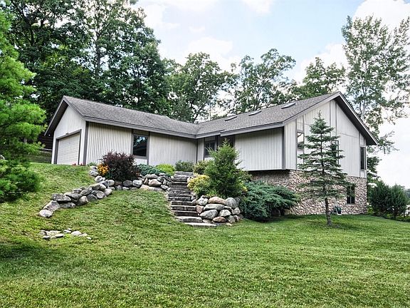 3rd image of 1735 Tannock Dr