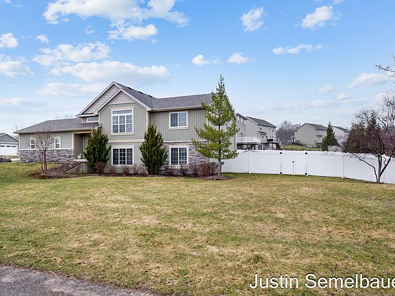 2nd image of 8726 Rainbows End Rd SE