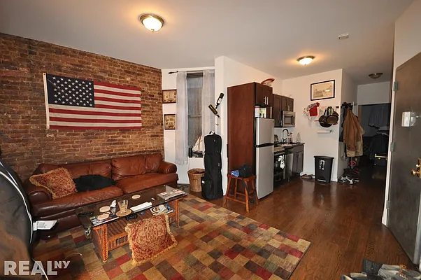 Rented by REAL New York | media 27