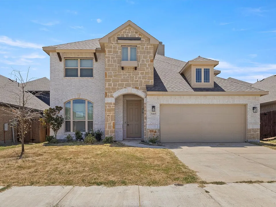 3905 Holly Springs Ln
