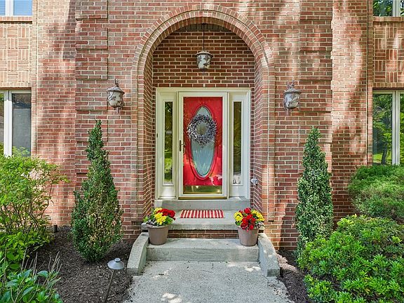 3rd image of 130 Village Dr