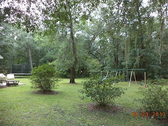 Large Shaded Back Yard